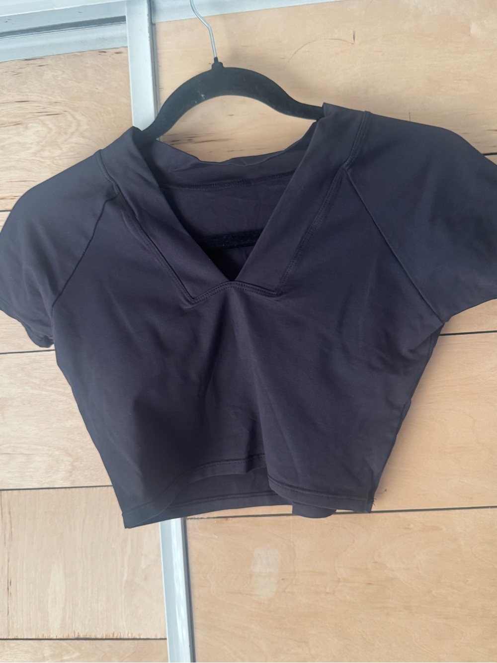 Women’s Black V-Neck Cropped Top